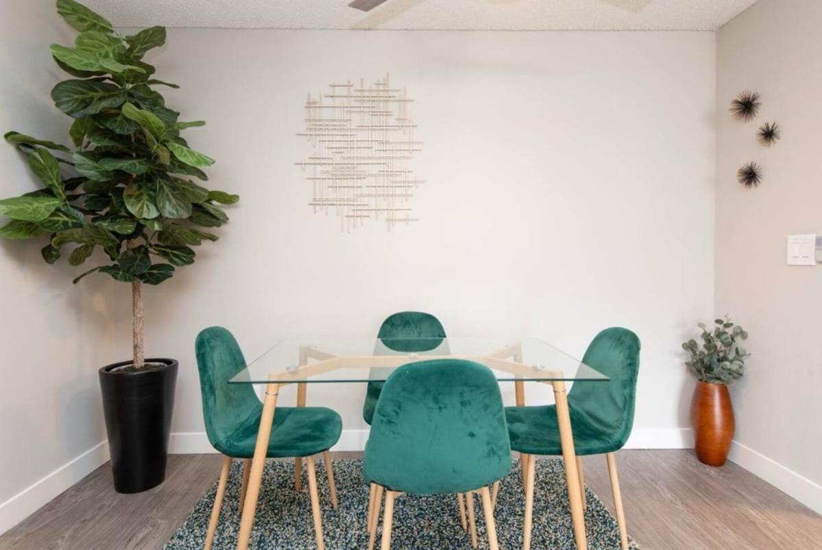 Snazzy 2 Bedroom Pad With Rooftop Pool And Hollywood Sign View Apartment *