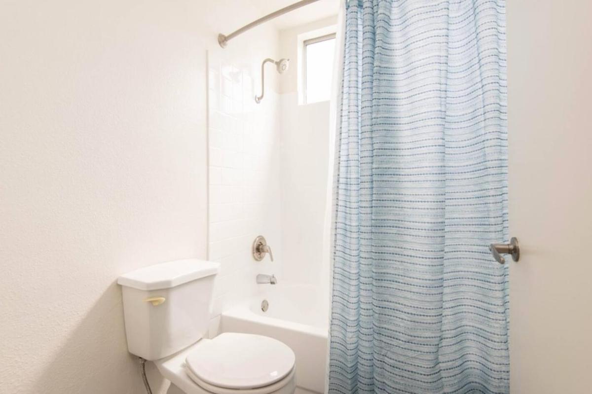 Apartment Snazzy 2 Bedroom Pad With Rooftop Pool And Hollywood Sign View