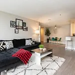 Snazzy 2 Bedroom Pad With Rooftop Pool And Hollywood Sign View